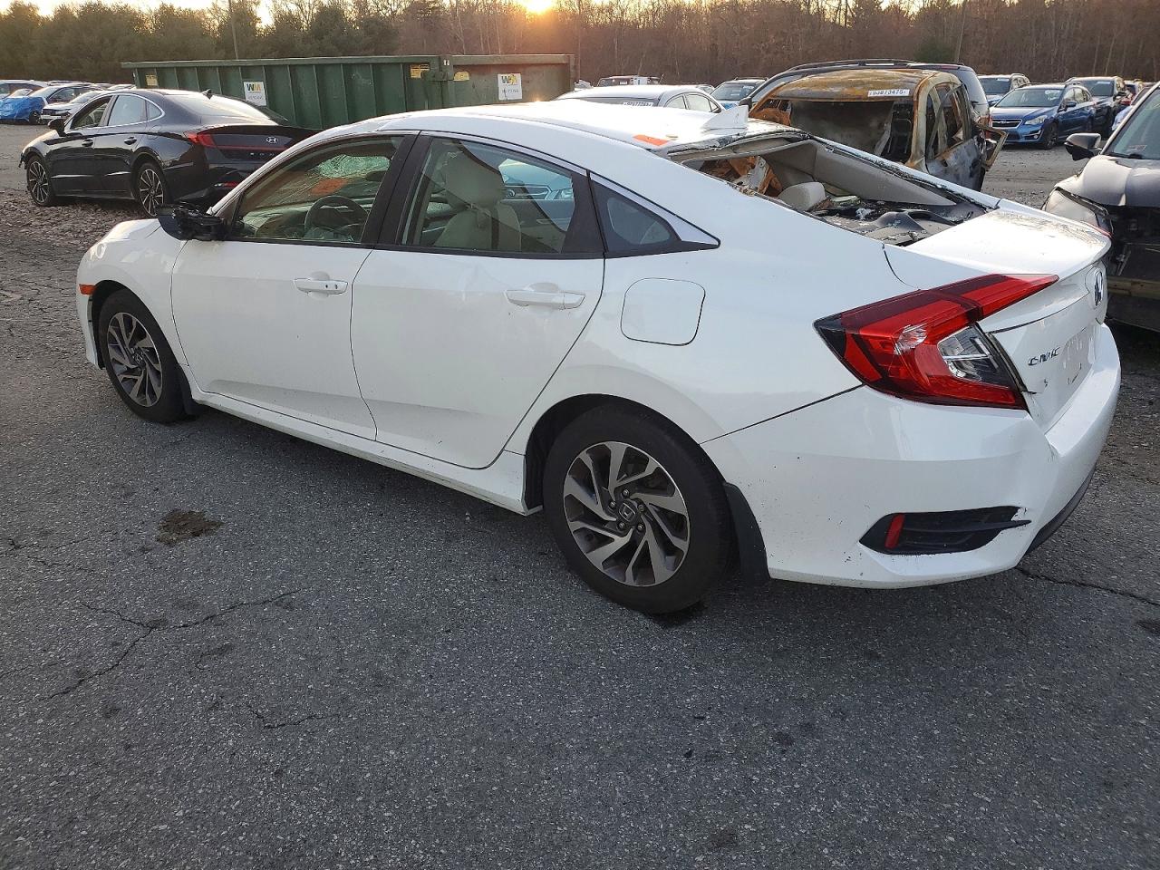 2017 HONDA CIVIC EX photo 2