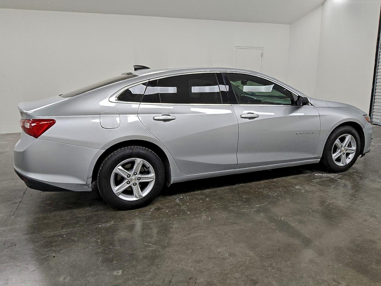 2020 CHEVROLET MALIBU LS photo 3