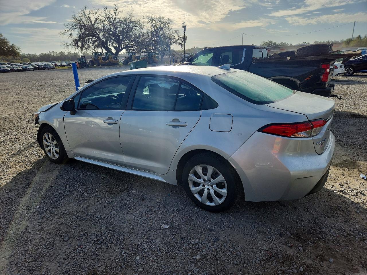 2023 TOYOTA COROLLA LE photo 2