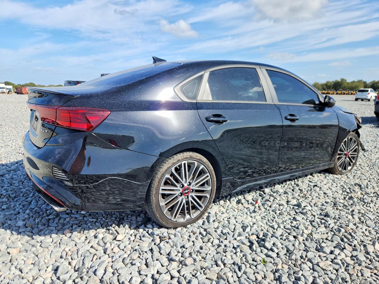 2024 KIA FORTE GT photo 3