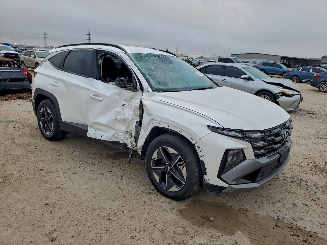 2025 HYUNDAI TUCSON SEL photo 4