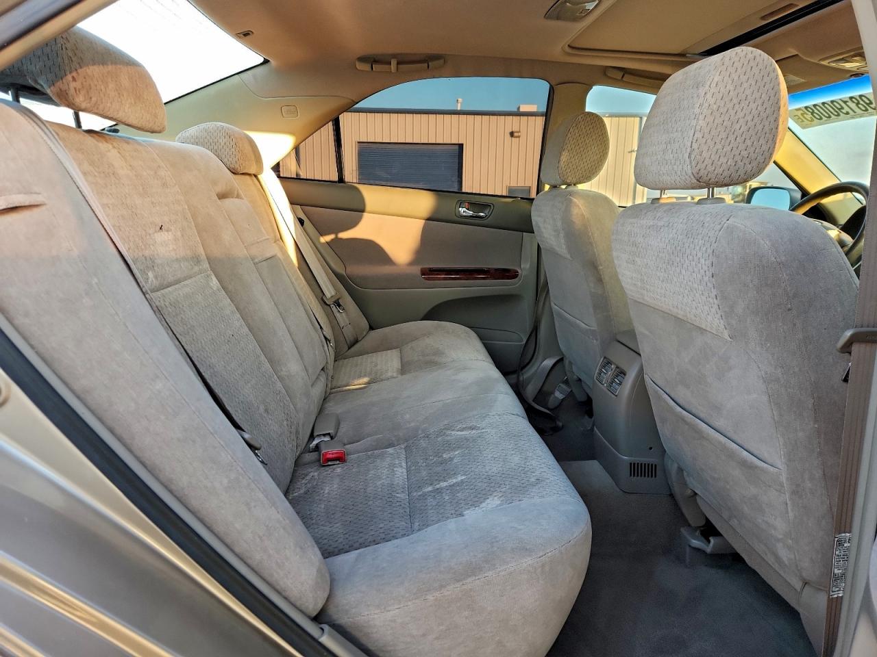 2002 TOYOTA CAMRY XLE V6 photo 10