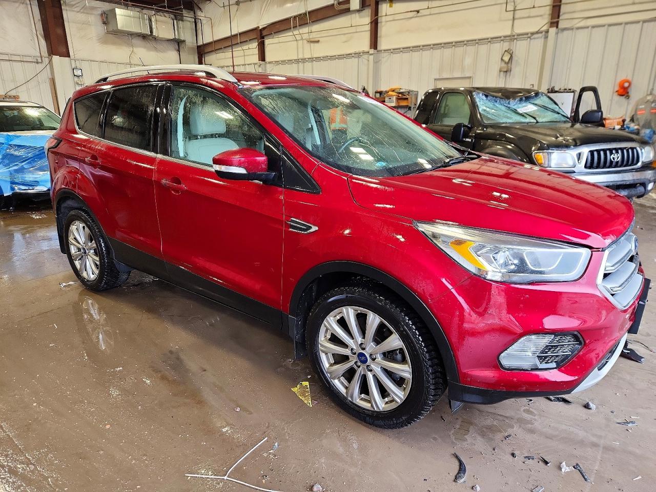 2017 FORD ESCAPE TITANIUM photo 4