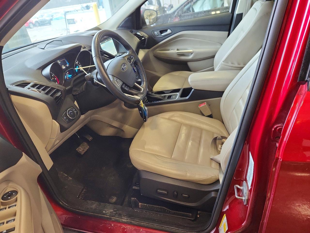 2017 FORD ESCAPE TITANIUM photo 7