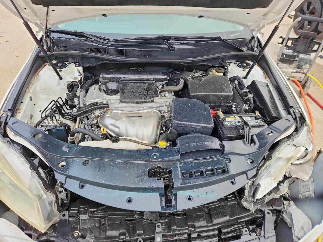 2015 TOYOTA CAMRY LE photo 11
