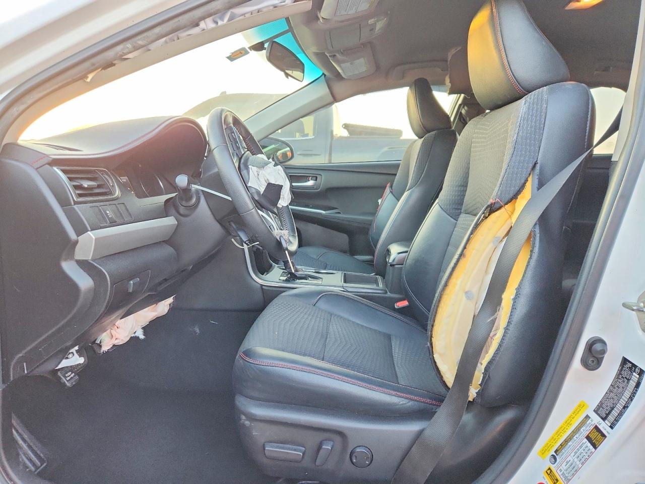 2015 TOYOTA CAMRY LE photo 7