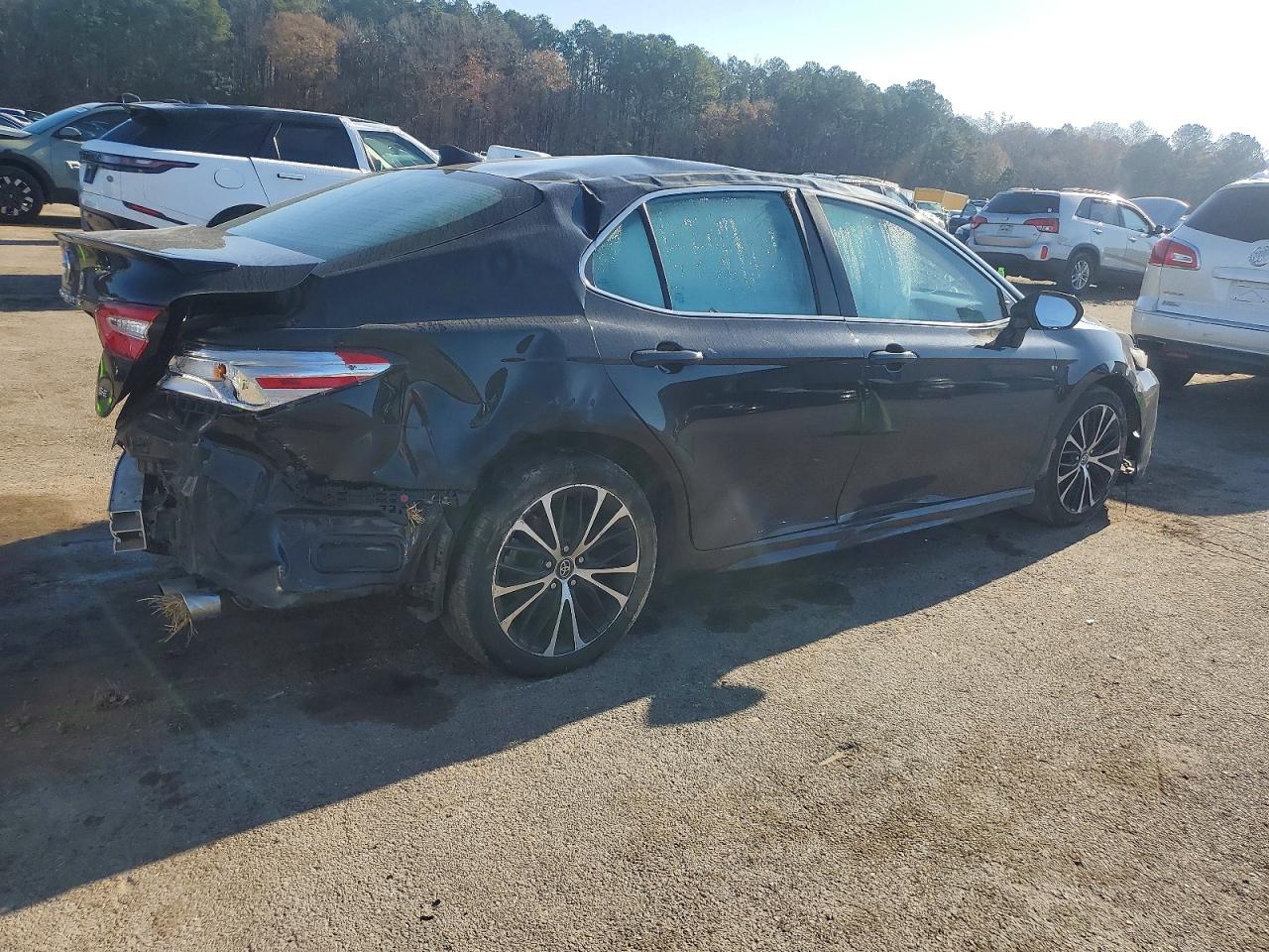 2020 TOYOTA CAMRY SE photo 5