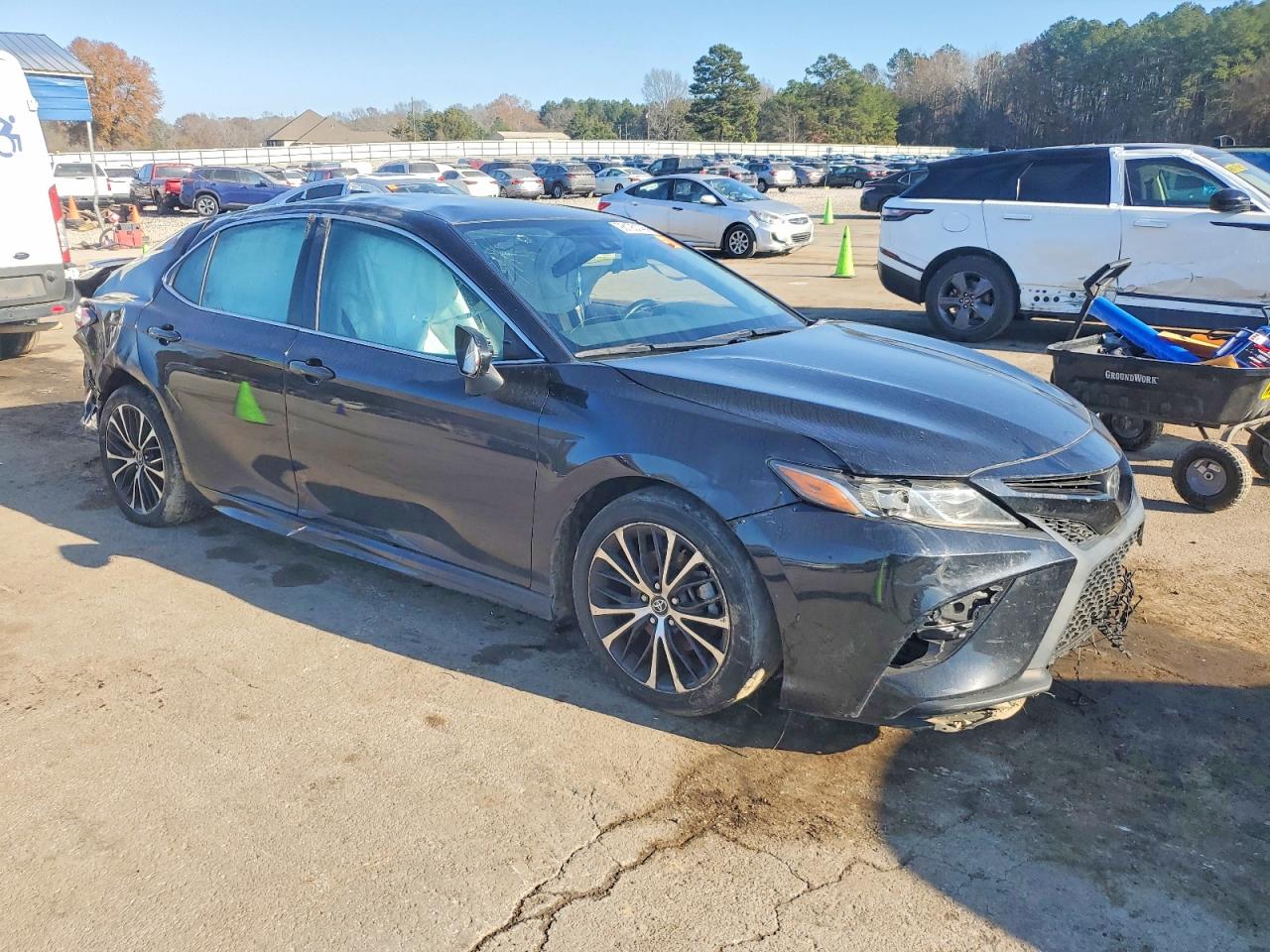 2020 TOYOTA CAMRY SE photo 7