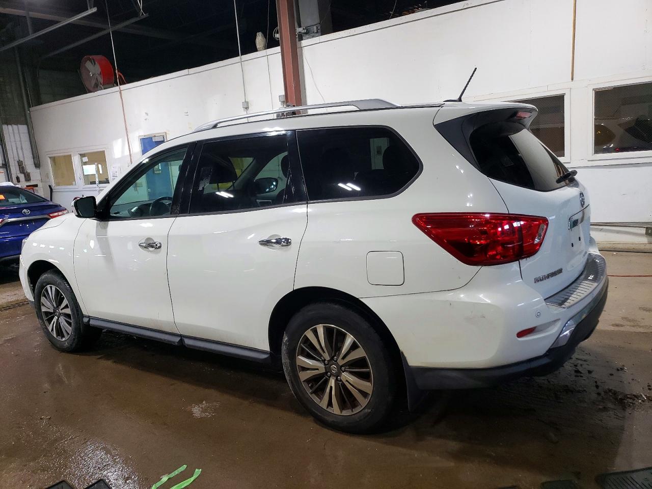 2017 NISSAN PATHFINDER S photo 2