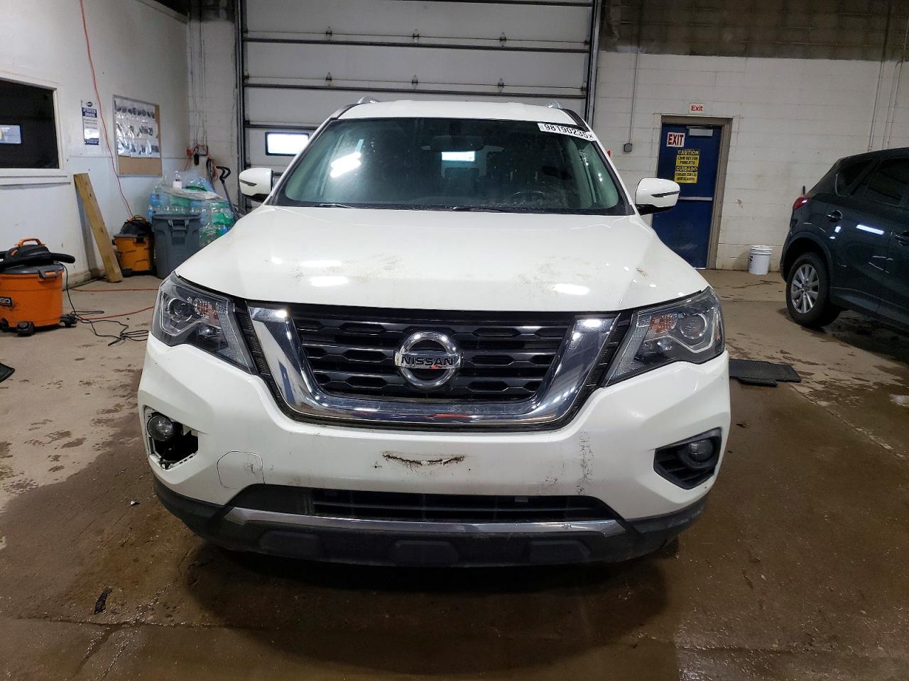 2017 NISSAN PATHFINDER S photo 5