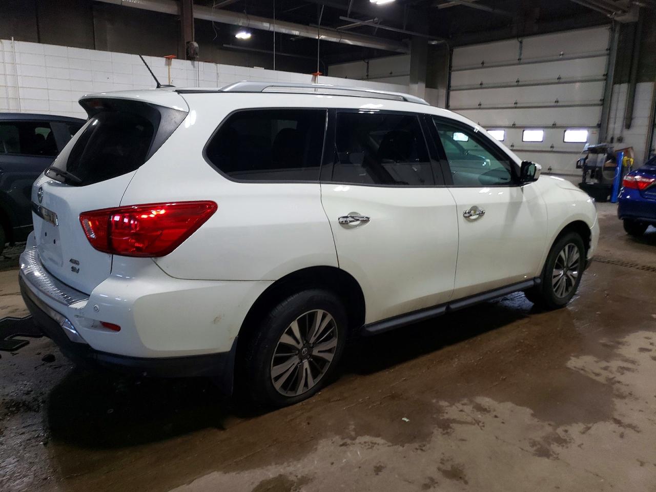 2017 NISSAN PATHFINDER S photo 3