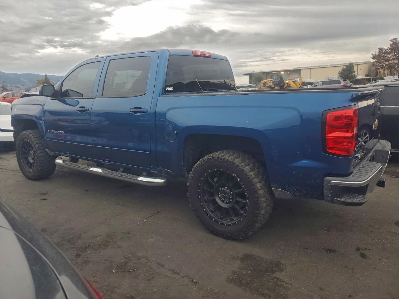 2018 CHEVROLET SILVERADO C1500 LT photo 2