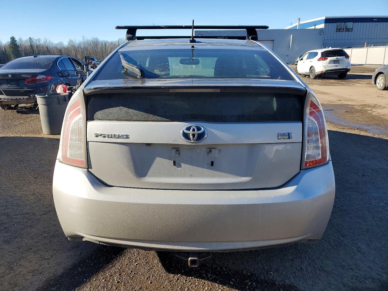 2015 TOYOTA PRIUS photo 6