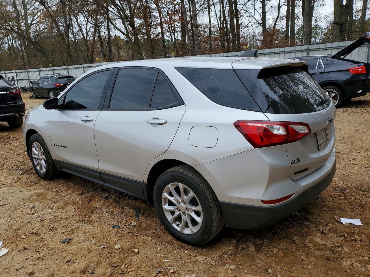2019 CHEVROLET EQUINOX LS photo 2