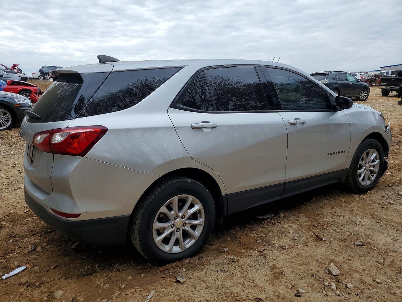 2019 CHEVROLET EQUINOX LS photo 3