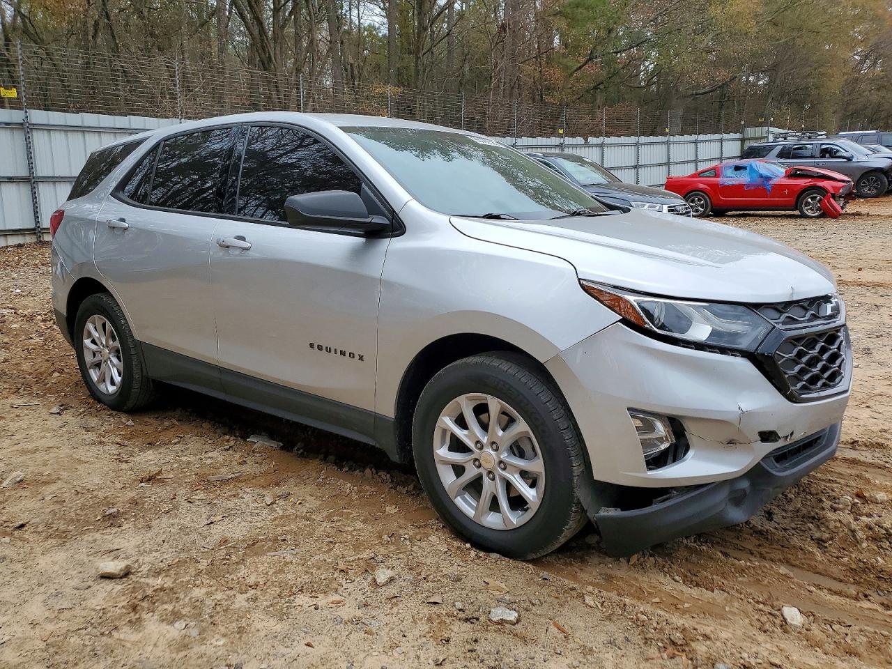 2019 CHEVROLET EQUINOX LS photo 4