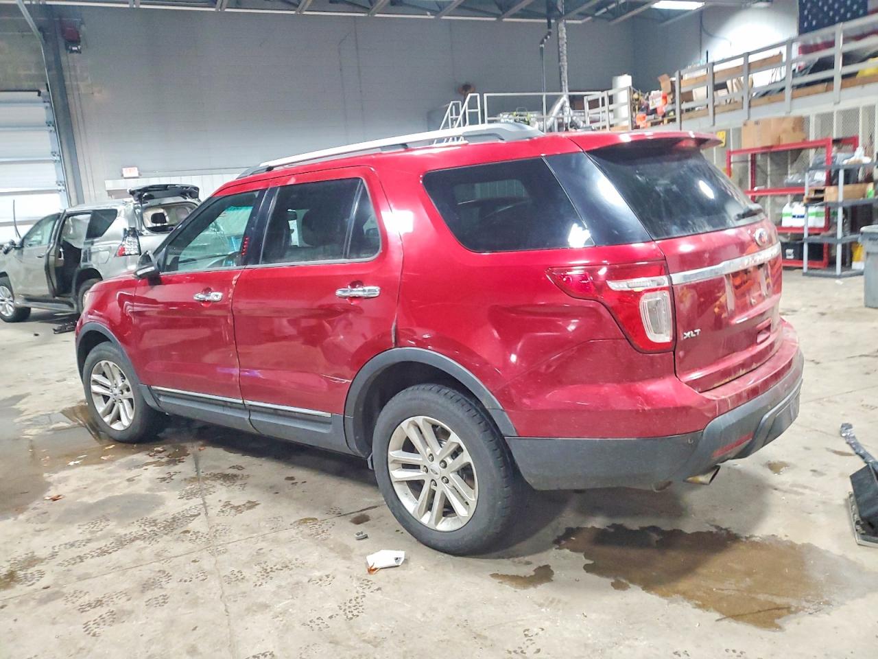 2014 FORD EXPLORER XLT photo 2
