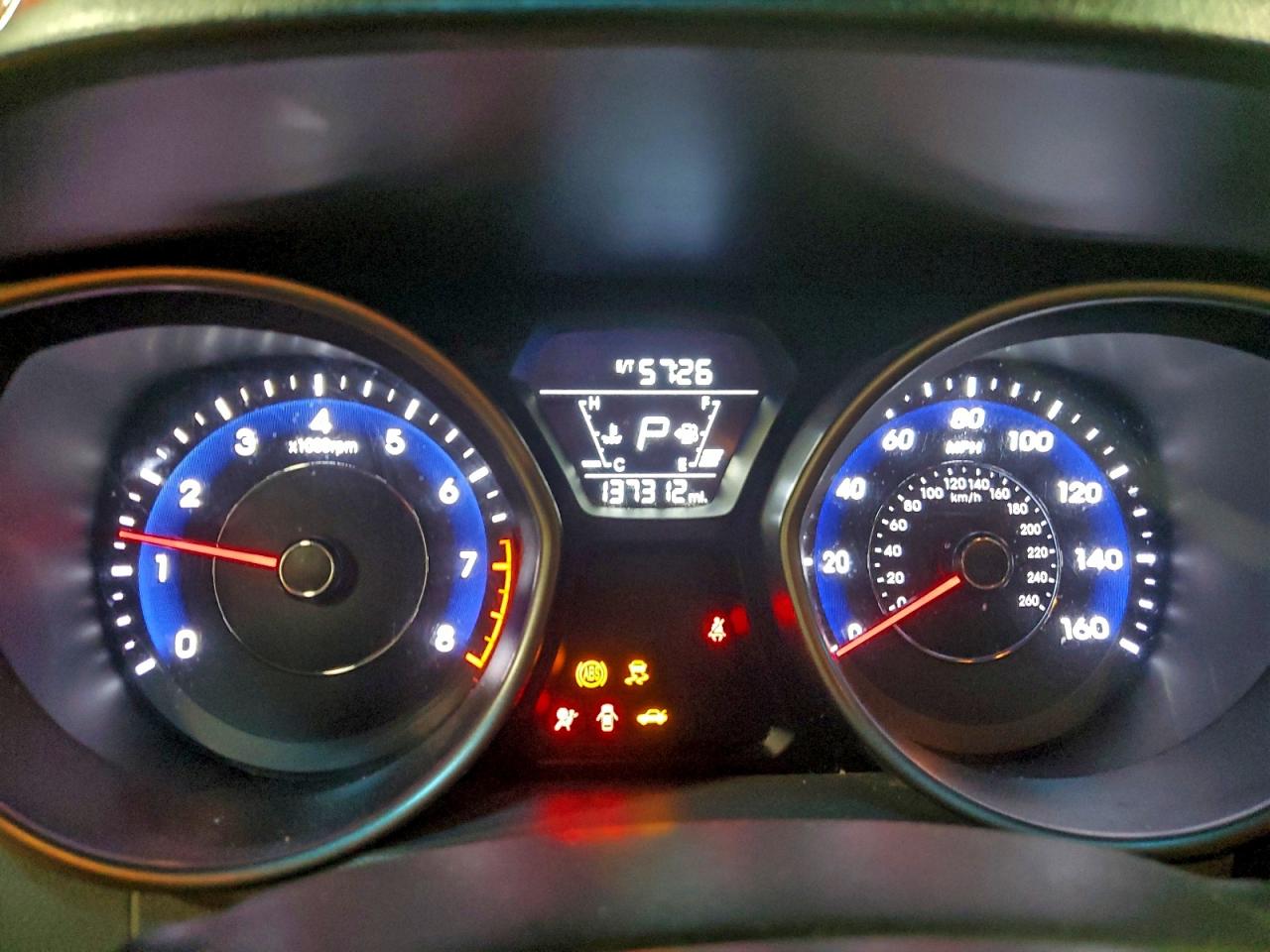 2015 HYUNDAI ELANTRA SE photo 9
