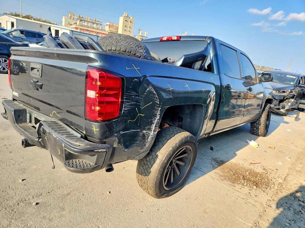 2018 CHEVROLET SILVERADO K1500 LT photo 3