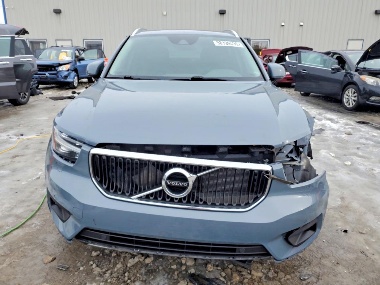2022 VOLVO XC40 T5 MOMENTUM photo 5