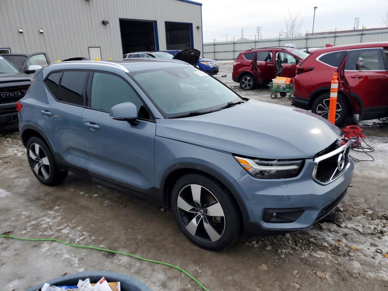 2022 VOLVO XC40 T5 MOMENTUM photo 4