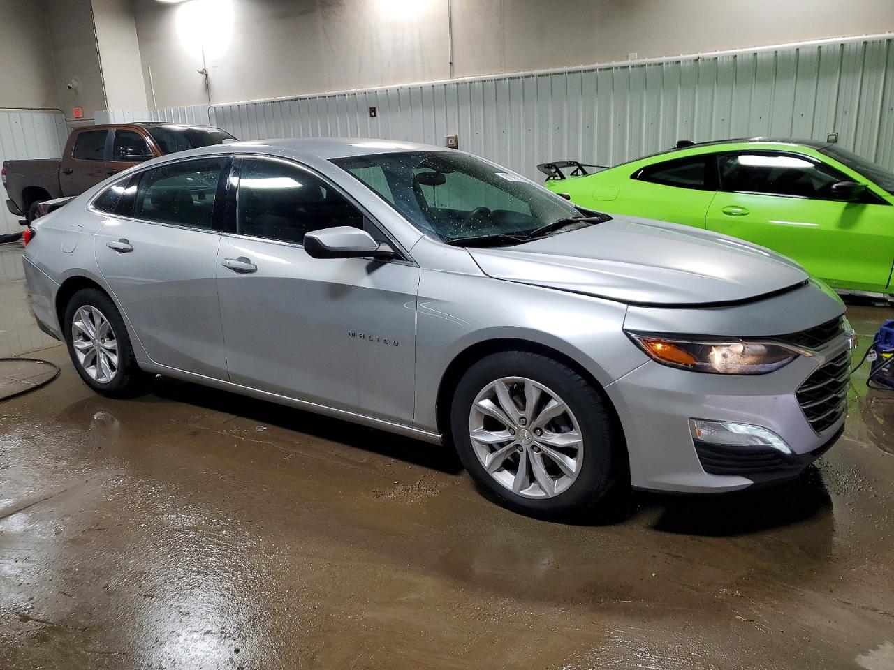 2020 CHEVROLET MALIBU LT photo 4