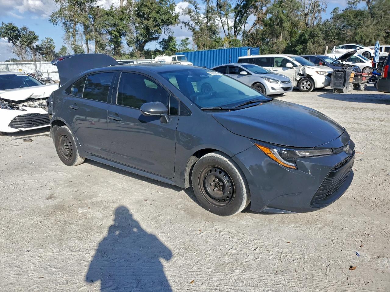 2024 TOYOTA COROLLA LE photo 4