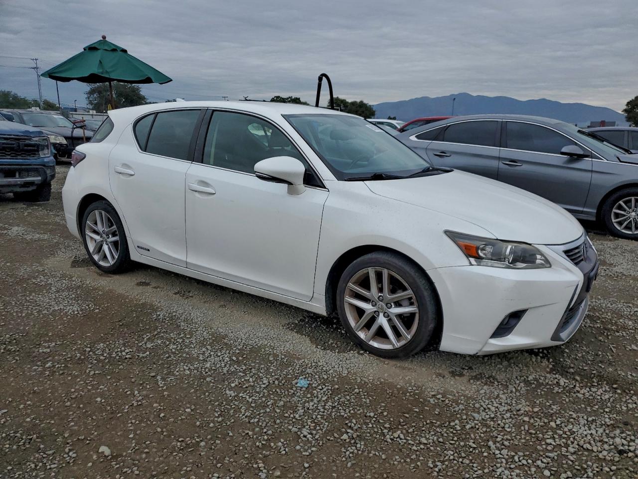 2016 LEXUS CT 200 photo 4