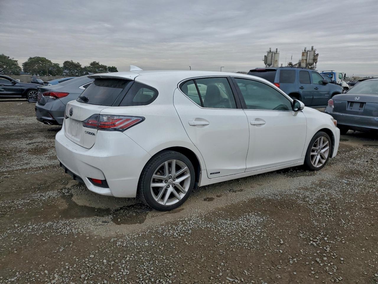 2016 LEXUS CT 200 photo 3
