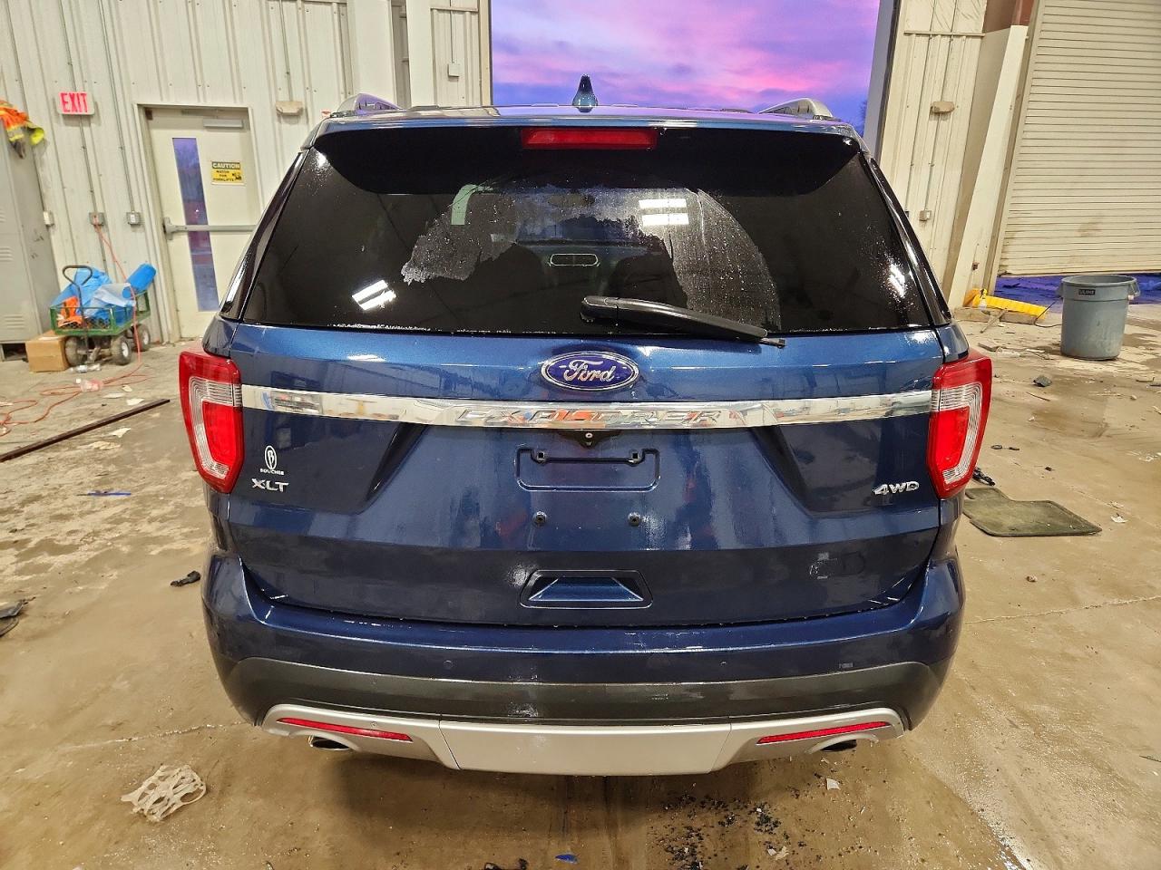 2017 FORD EXPLORER XLT photo 6