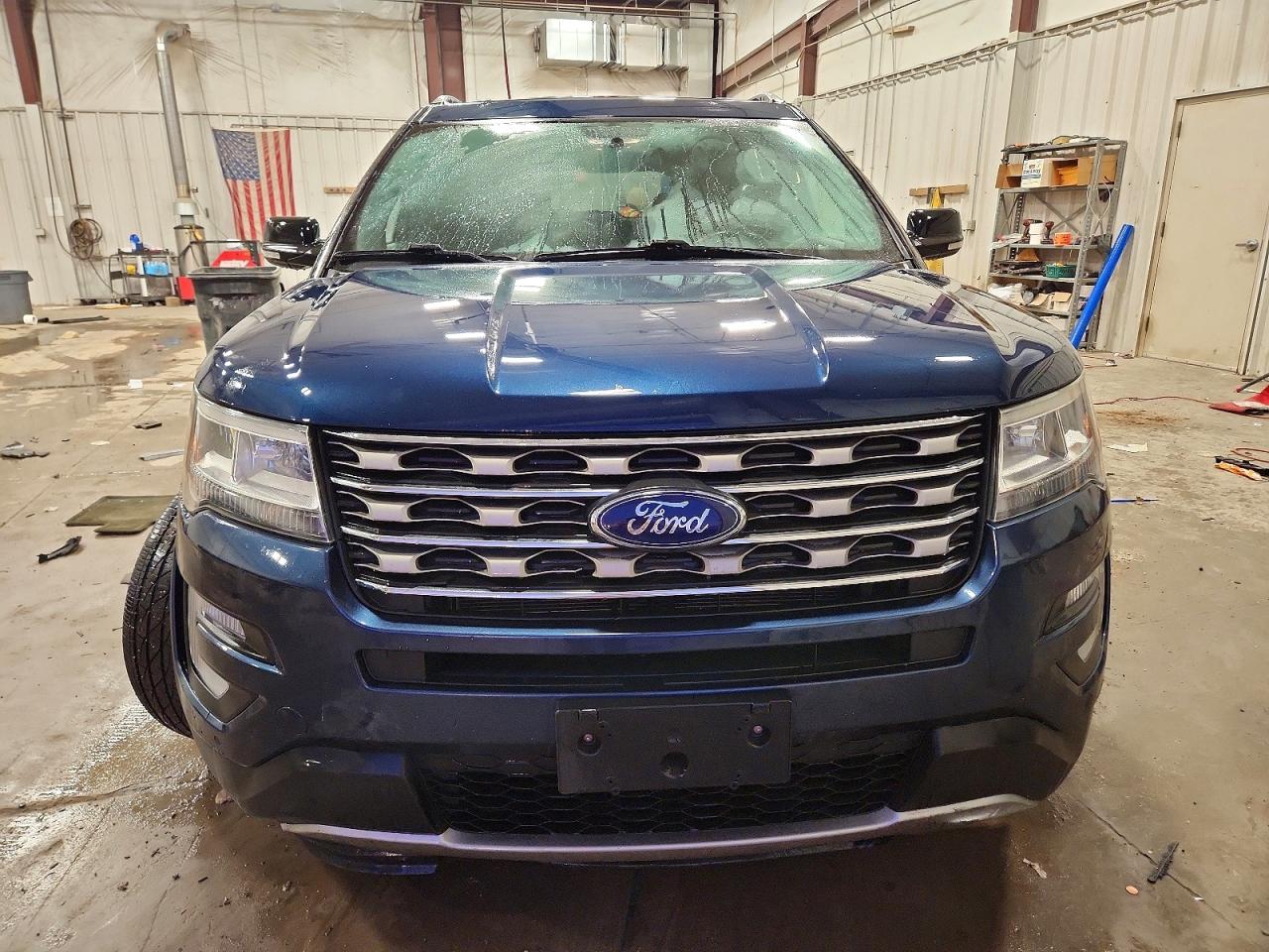 2017 FORD EXPLORER XLT photo 5