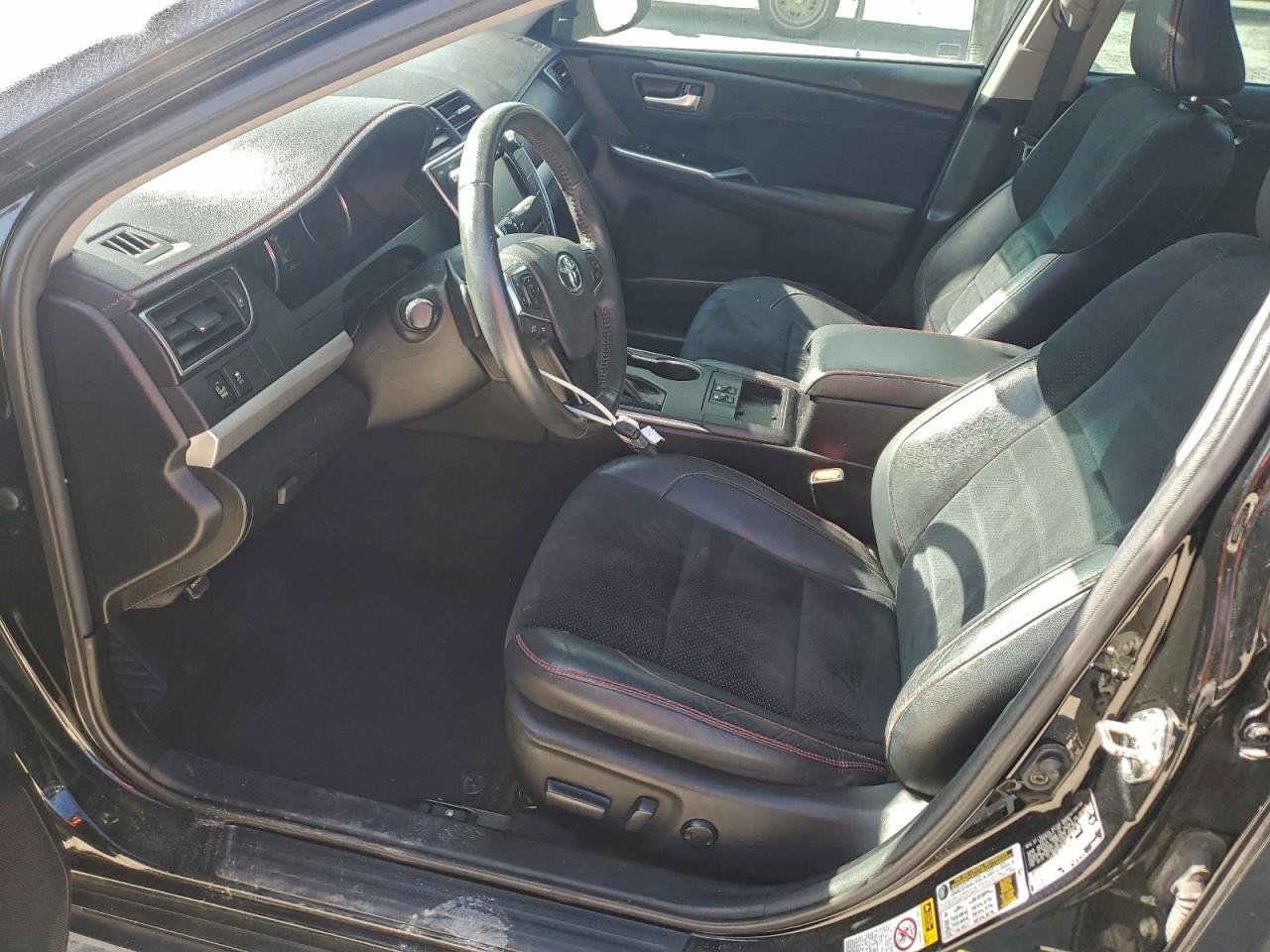 2017 TOYOTA CAMRY LE photo 7