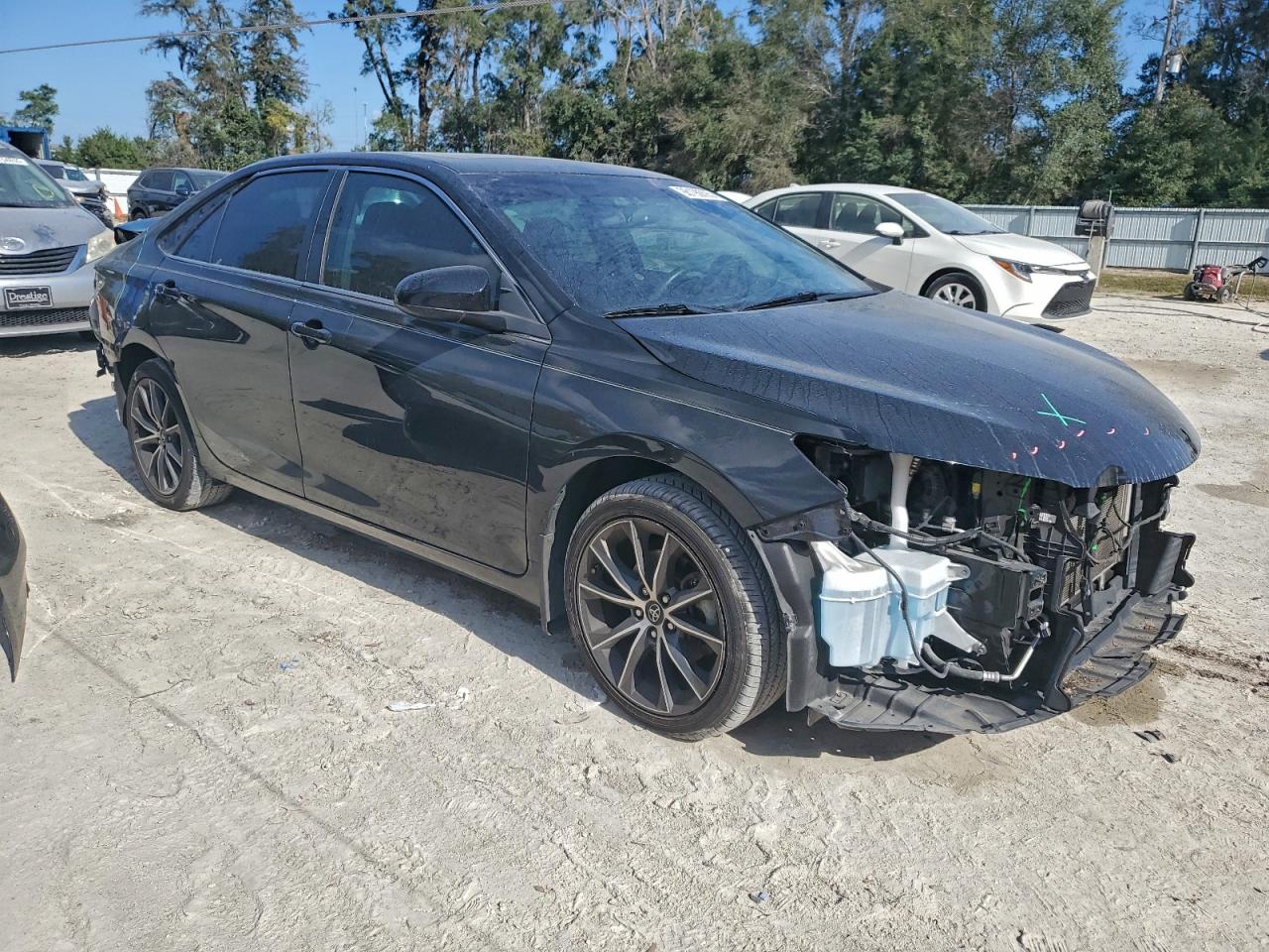 2017 TOYOTA CAMRY LE photo 4