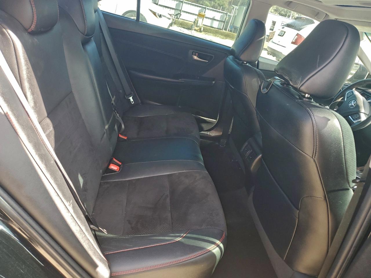 2017 TOYOTA CAMRY LE photo 10