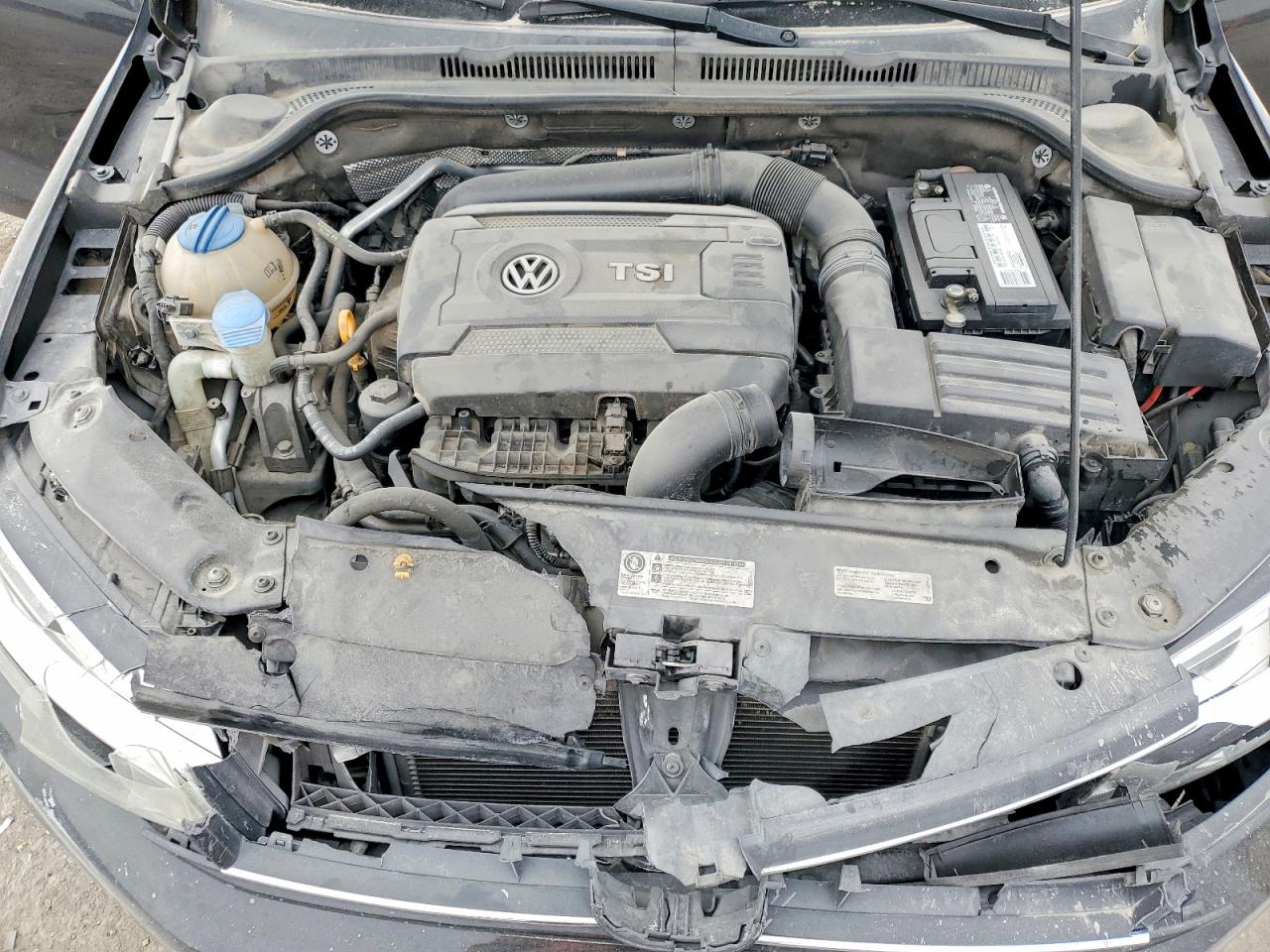 2016 VOLKSWAGEN JETTA SPORT photo 11