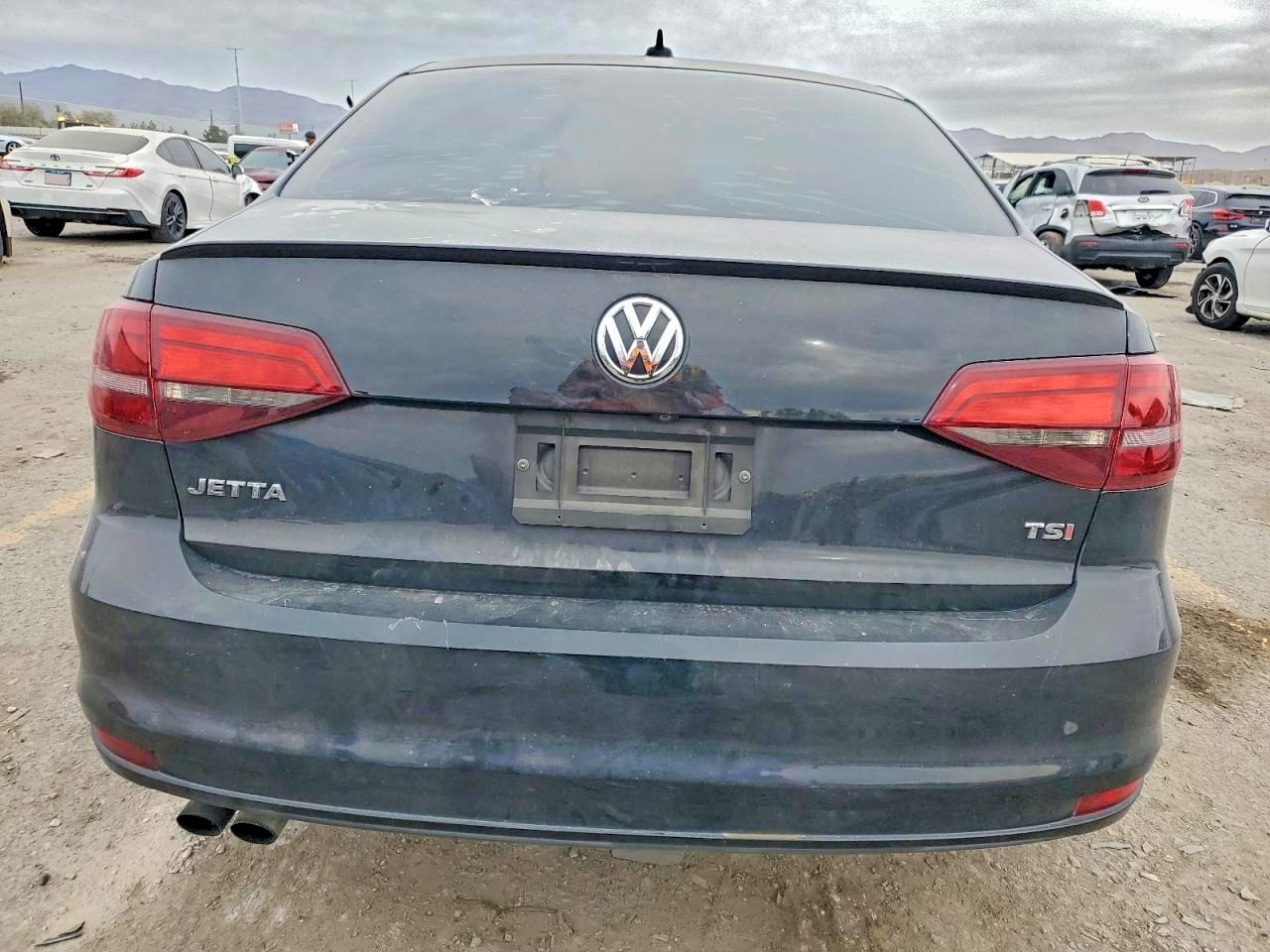 2016 VOLKSWAGEN JETTA SPORT photo 6