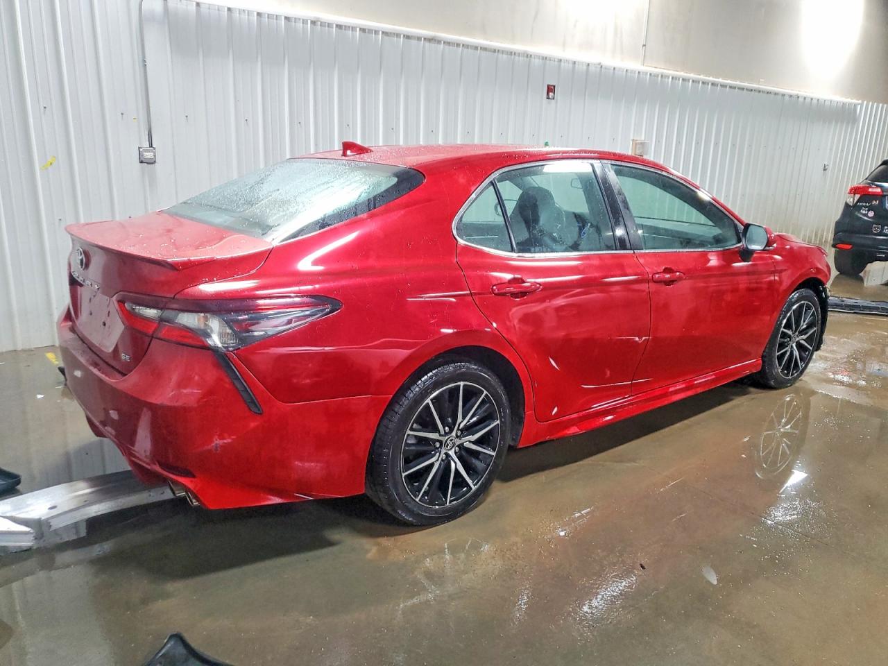 2021 TOYOTA CAMRY SE photo 3