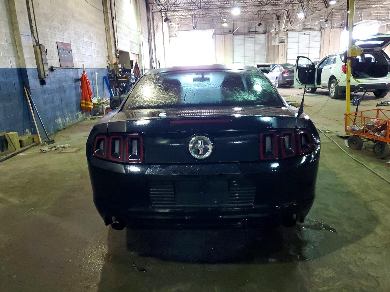 2014 FORD MUSTANG photo 6