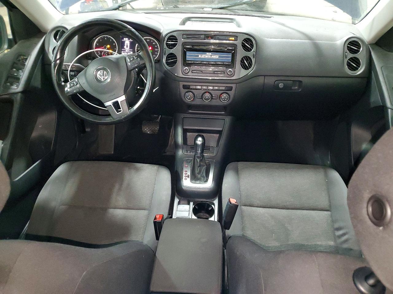 2013 VOLKSWAGEN TIGUAN S photo 8