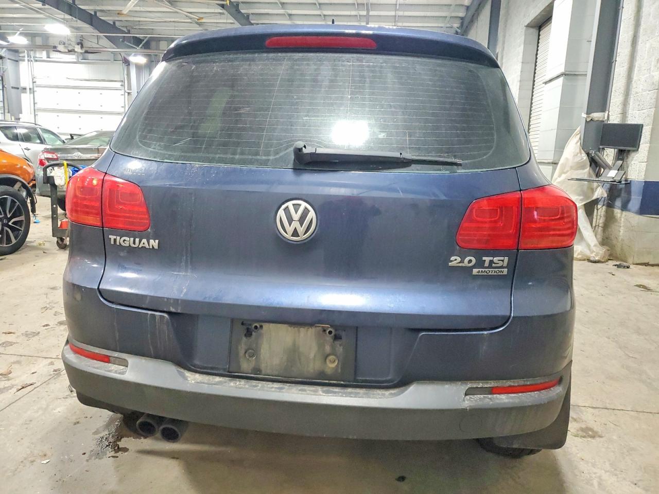 2013 VOLKSWAGEN TIGUAN S photo 6