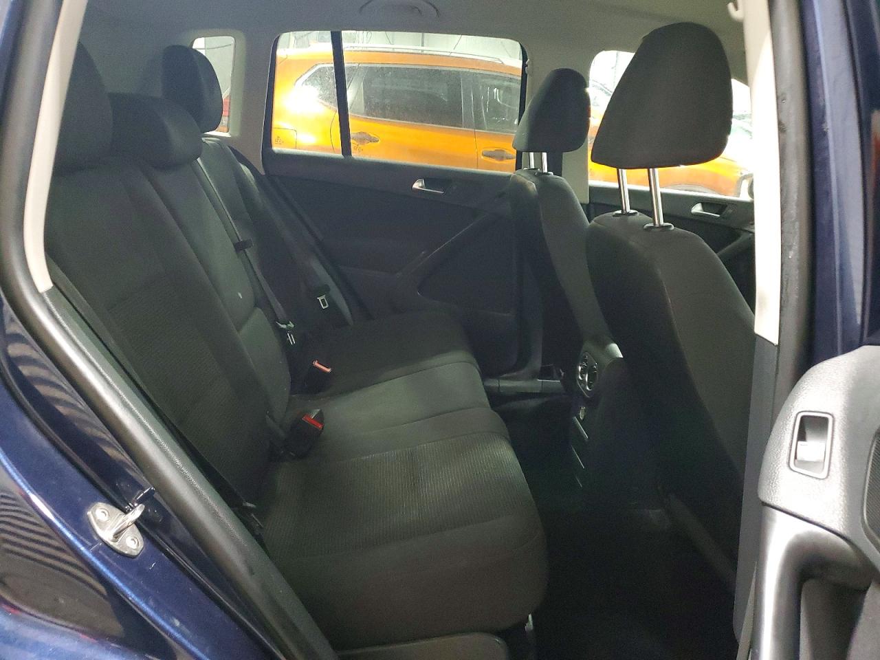 2013 VOLKSWAGEN TIGUAN S photo 11