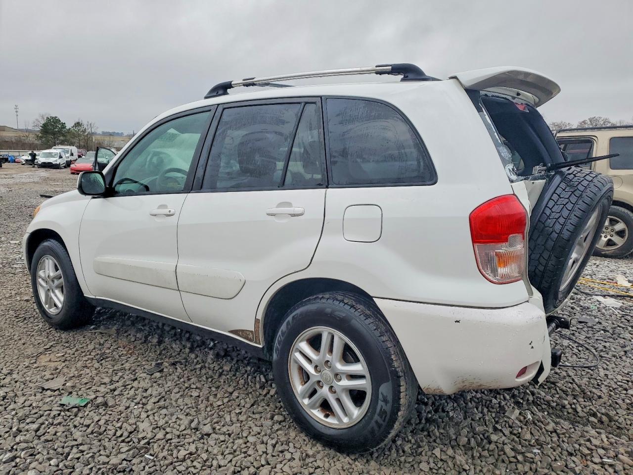 2002 TOYOTA RAV4 photo 2