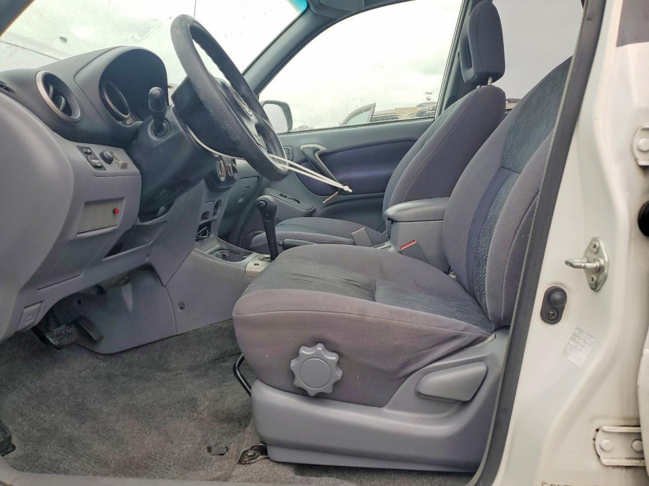 2002 TOYOTA RAV4 photo 7