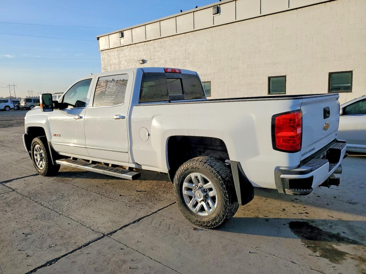 2019 CHEVROLET SILVERADO K3500 LTZ photo 2