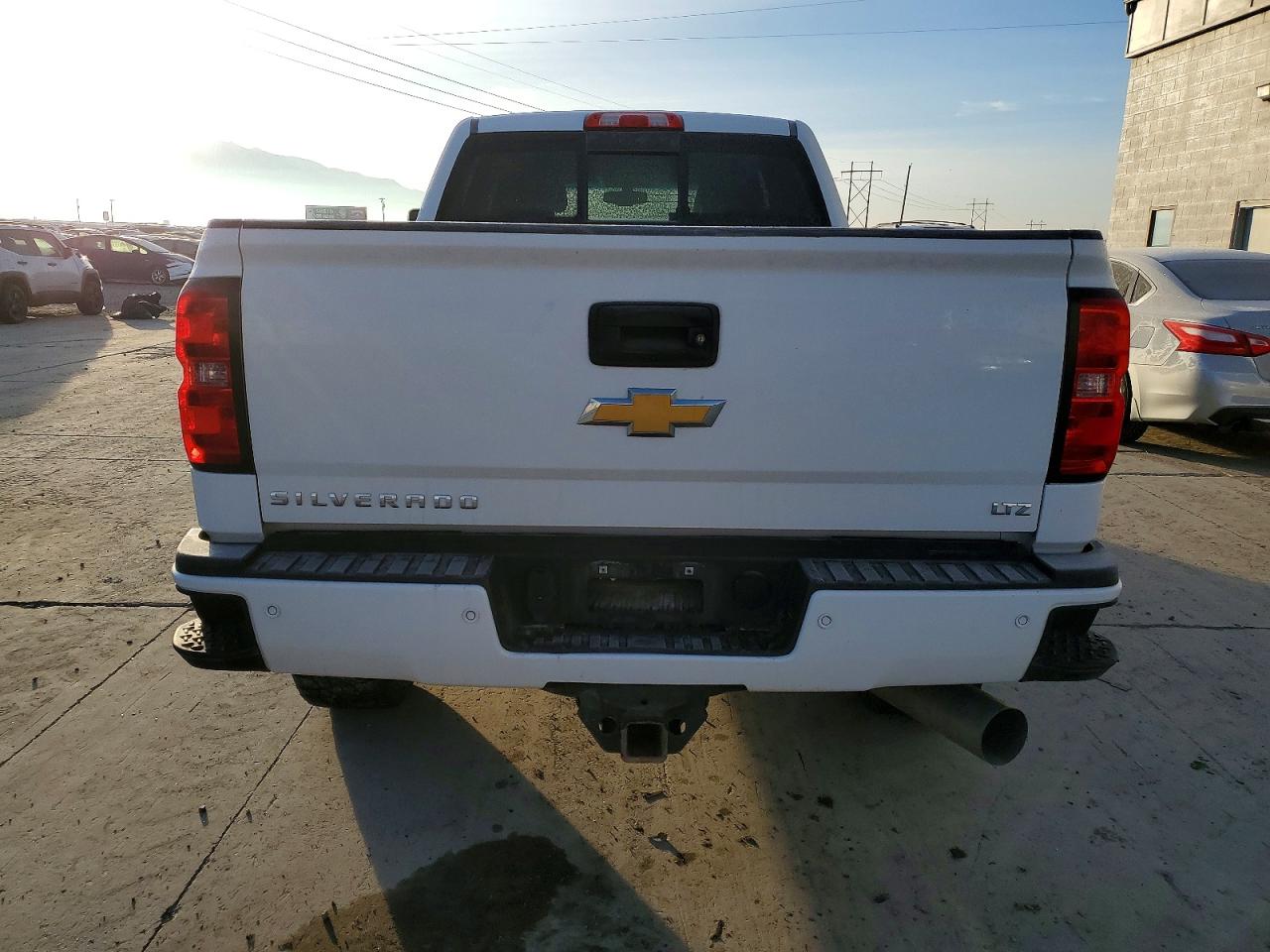 2019 CHEVROLET SILVERADO K3500 LTZ photo 6