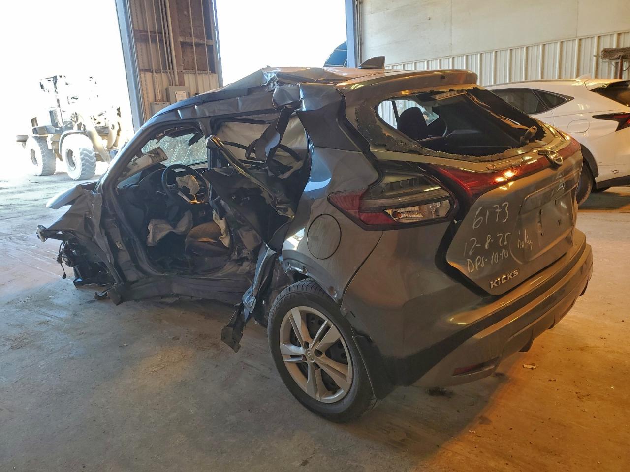 2021 NISSAN KICKS S photo 2