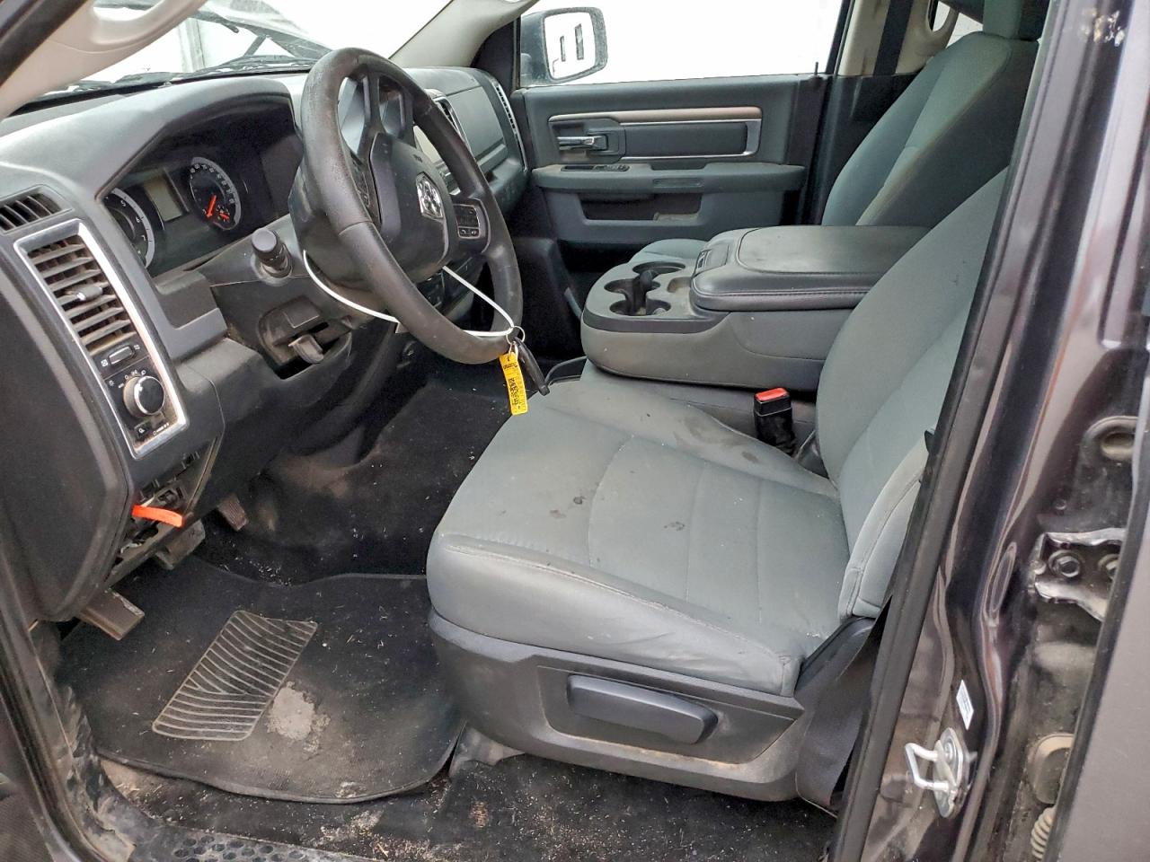 2016 RAM 1500 SLT photo 7