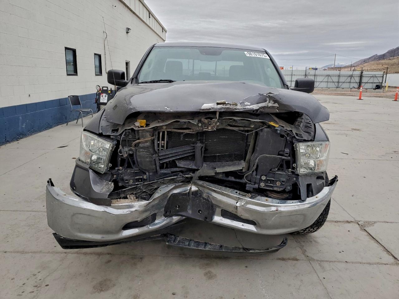 2016 RAM 1500 SLT photo 5