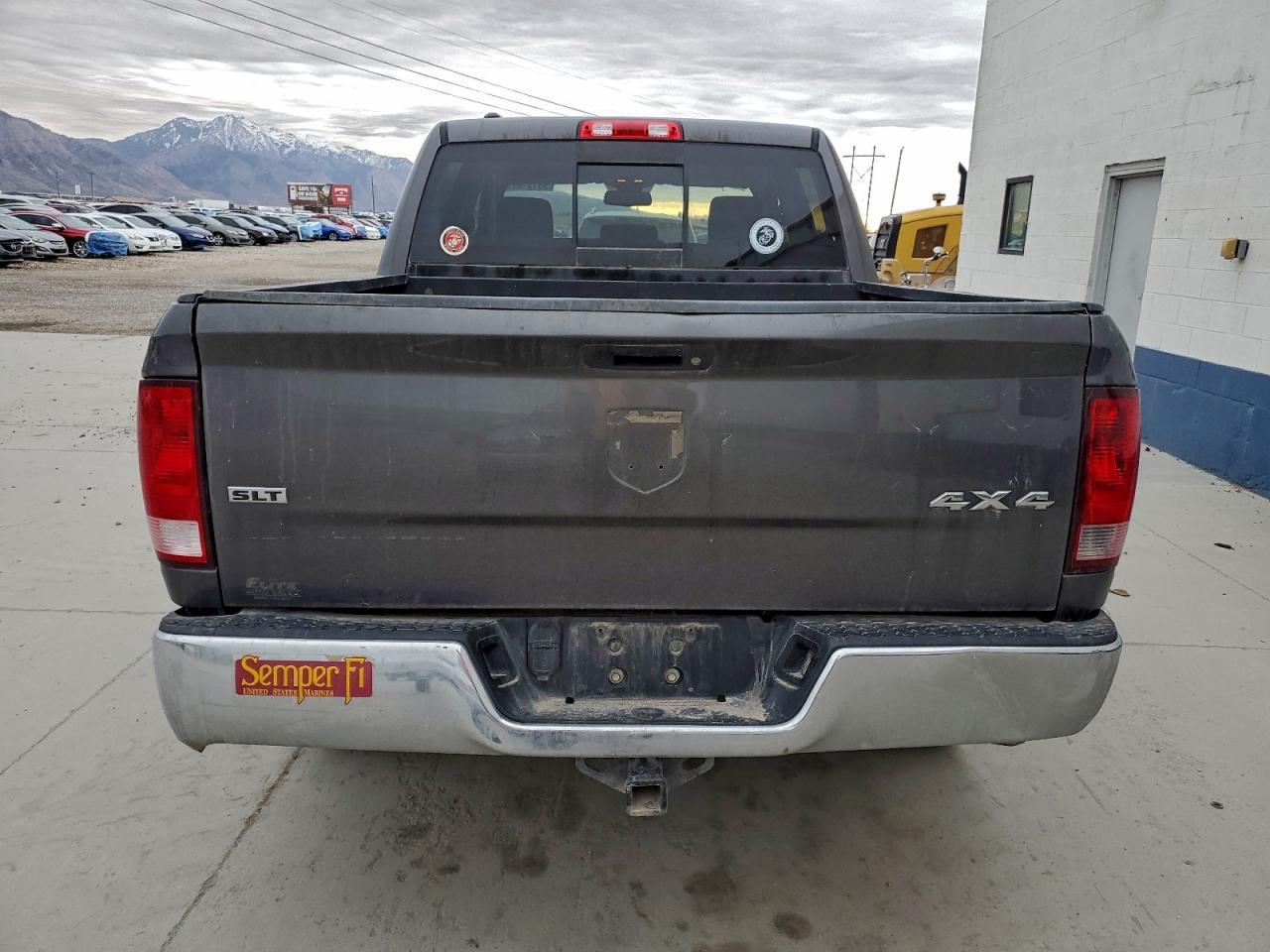 2016 RAM 1500 SLT photo 6