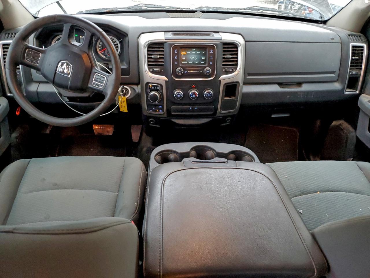 2016 RAM 1500 SLT photo 8